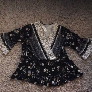 Absolutely beautiful women’s top!